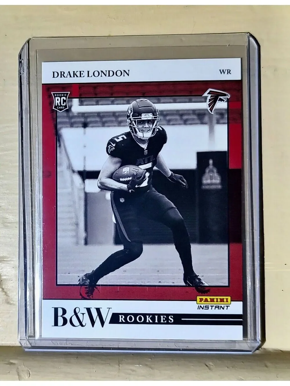Drake London 2022 Panini NFL Black & White Rookies #4 Football Card 1 of 649